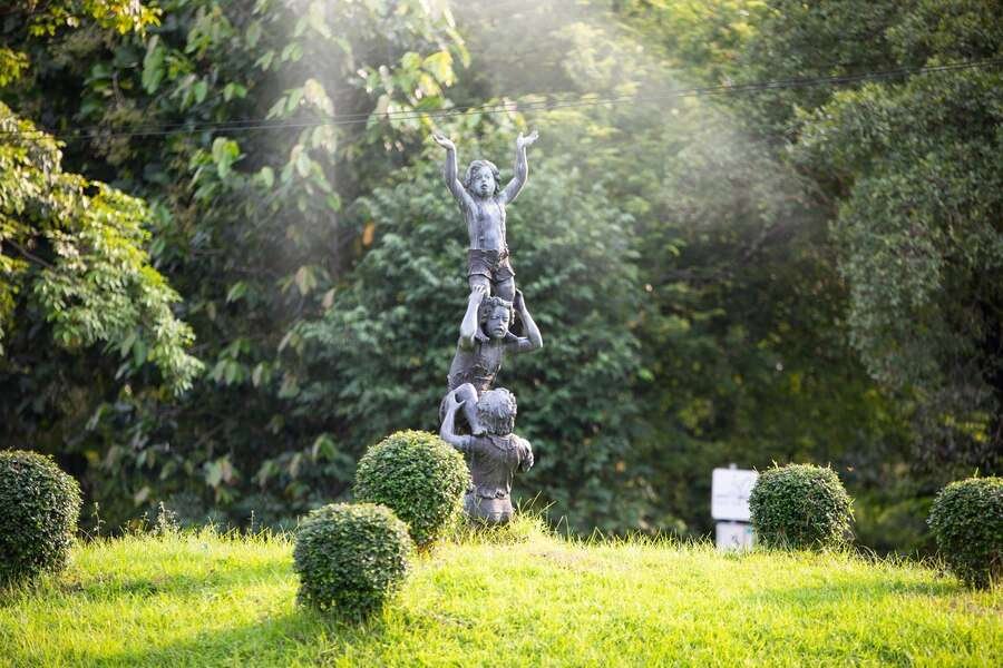 Sculptures in Garden Decor